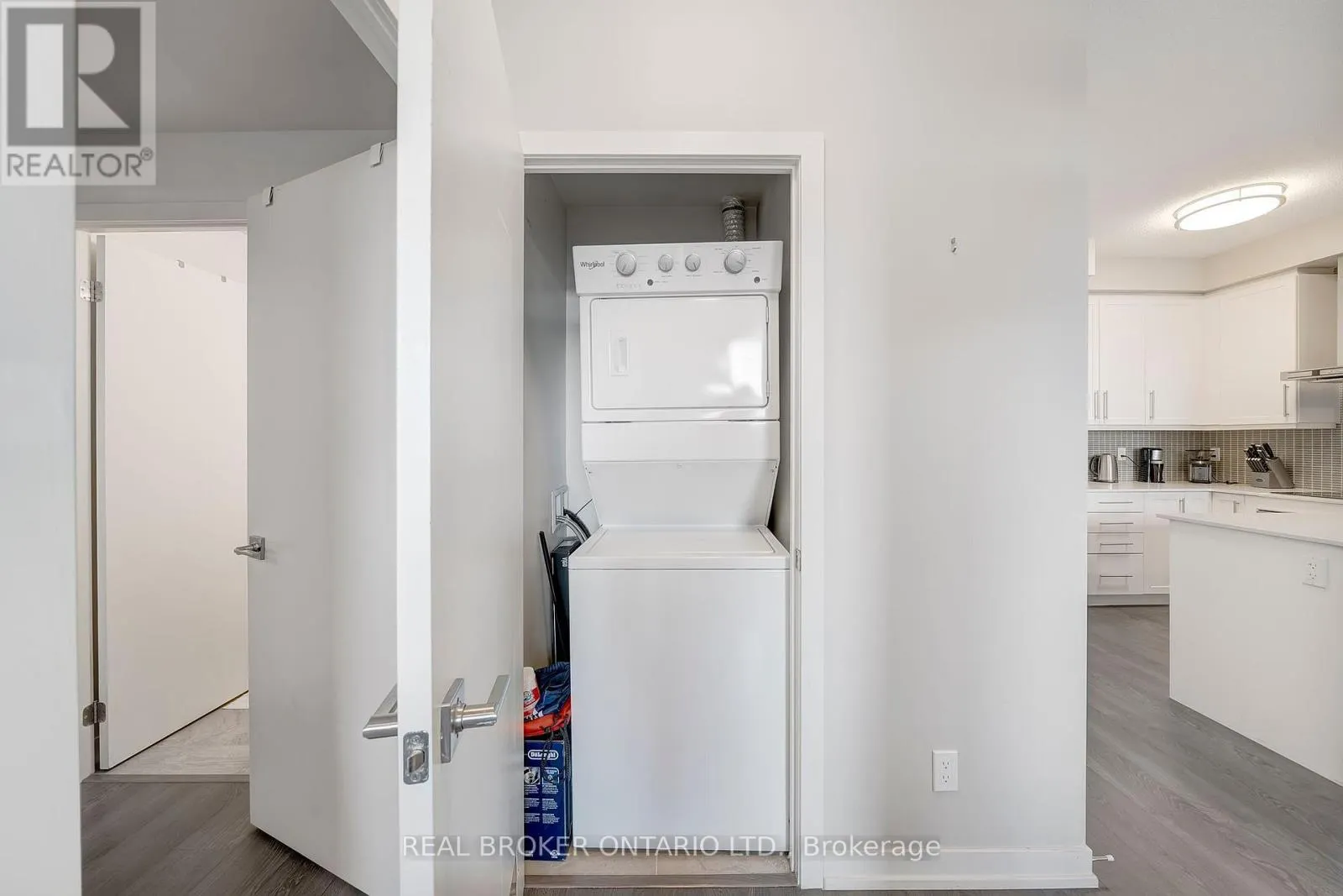 606 - 2087 FAIRVIEW STREET