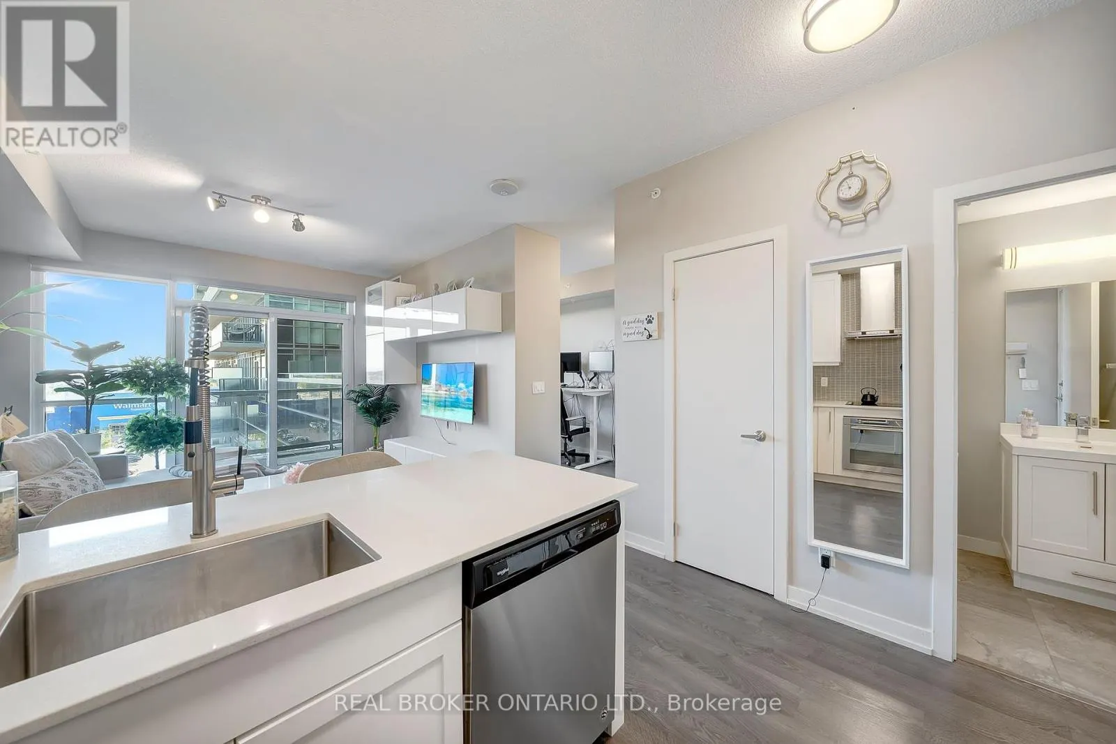 606 - 2087 FAIRVIEW STREET