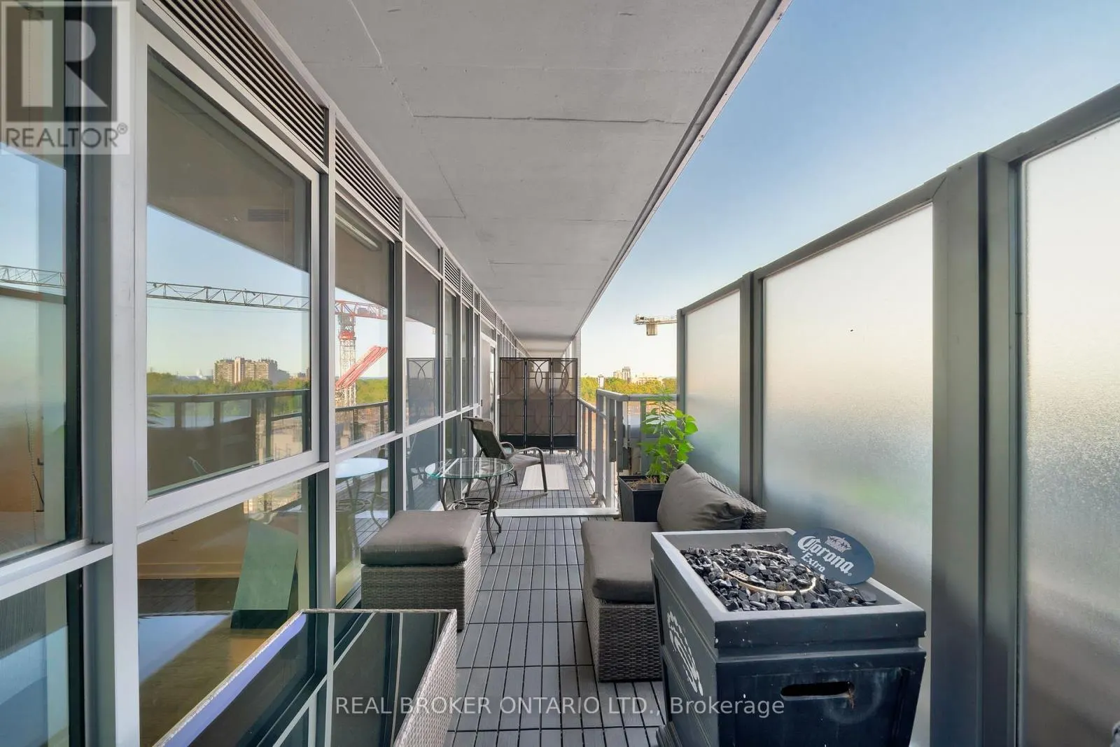 606 - 2087 FAIRVIEW STREET