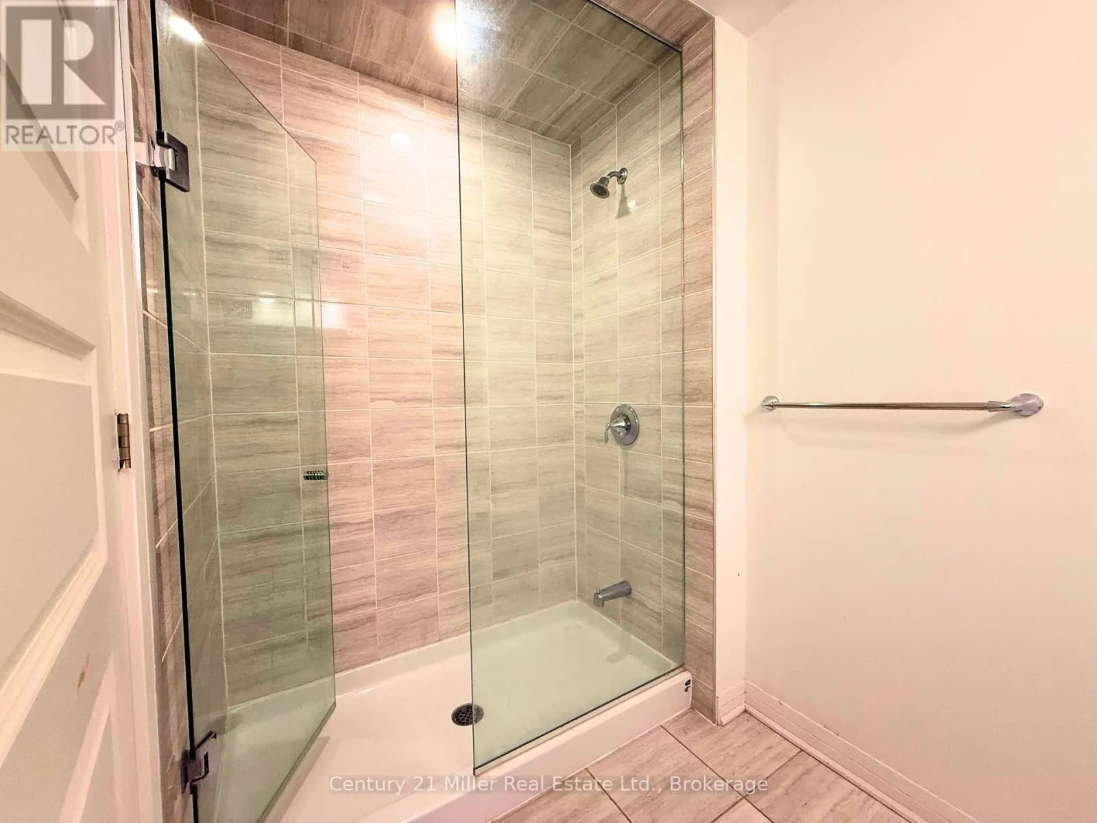 119 - 102 GROVEWOOD COMMON, #119