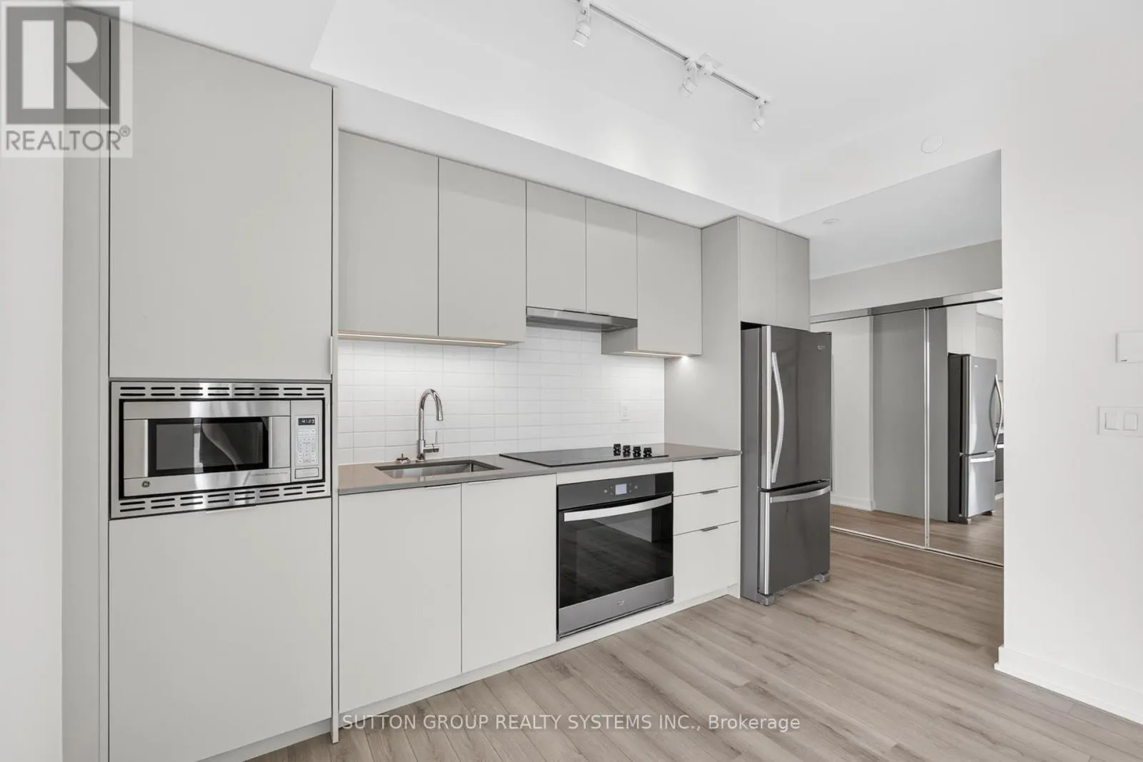 1102 - 3079 TRAFALGAR ROAD