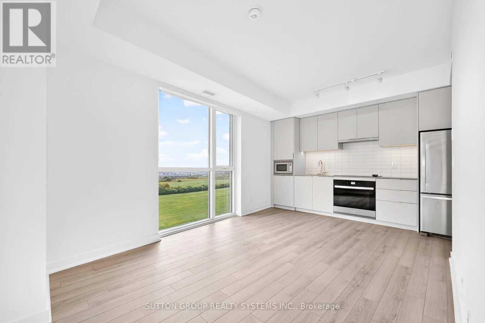 1102 - 3079 TRAFALGAR ROAD