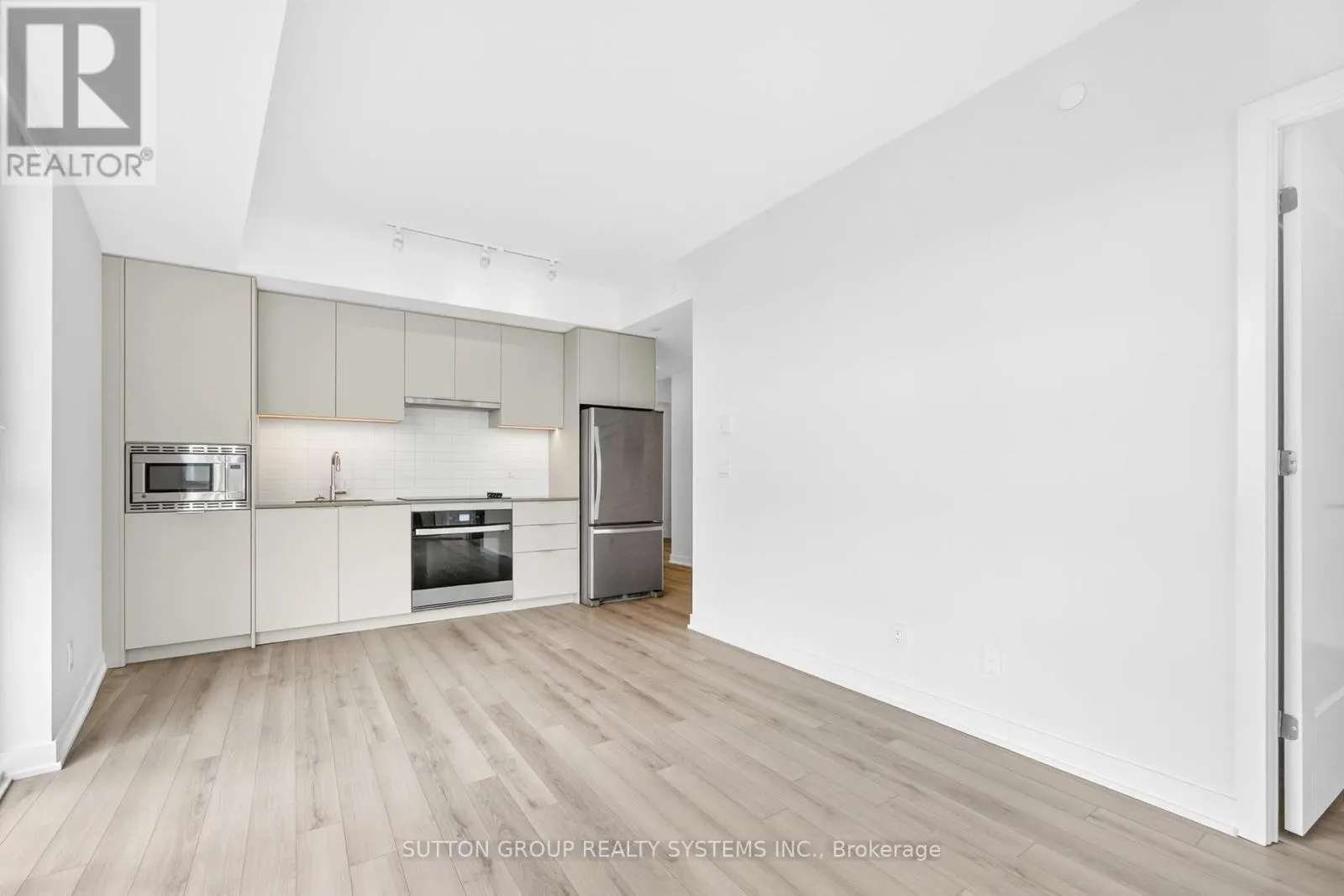 1102 - 3079 TRAFALGAR ROAD