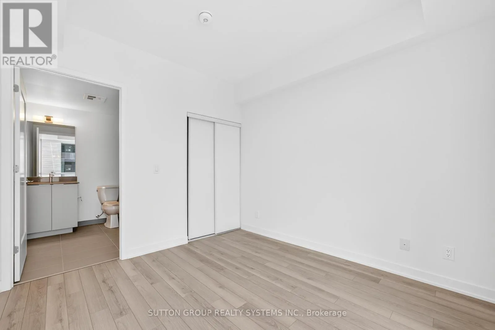 1102 - 3079 TRAFALGAR ROAD