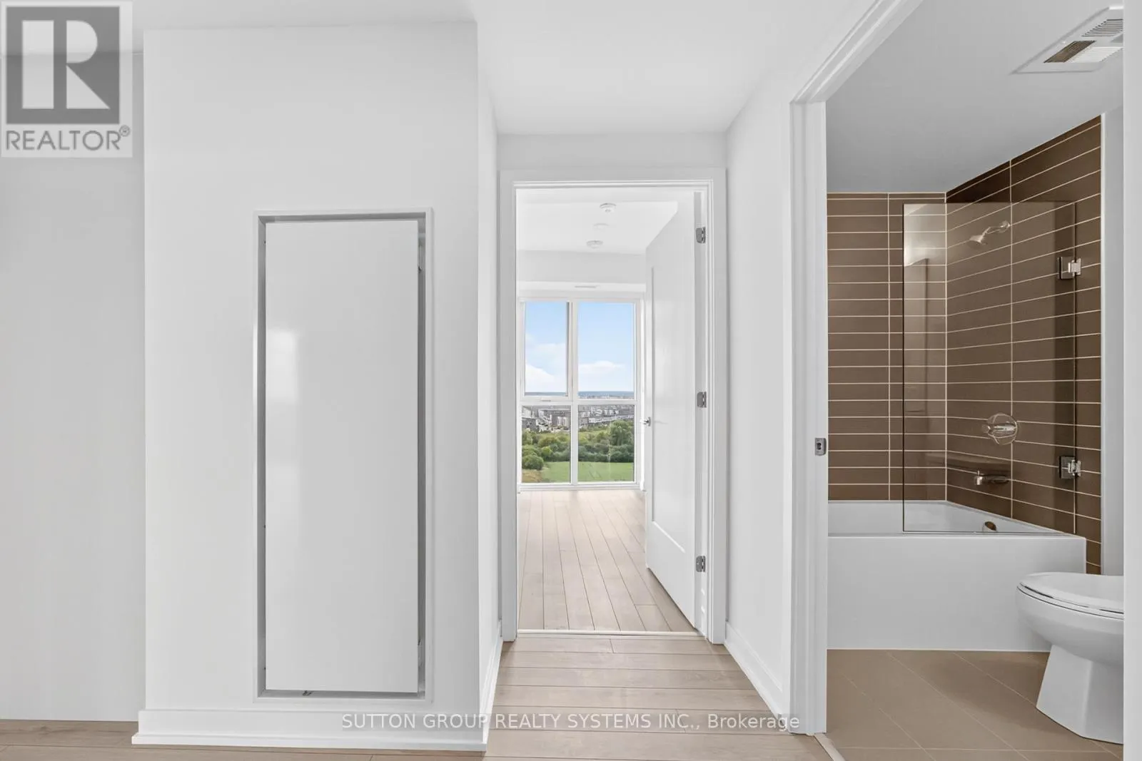 1102 - 3079 TRAFALGAR ROAD