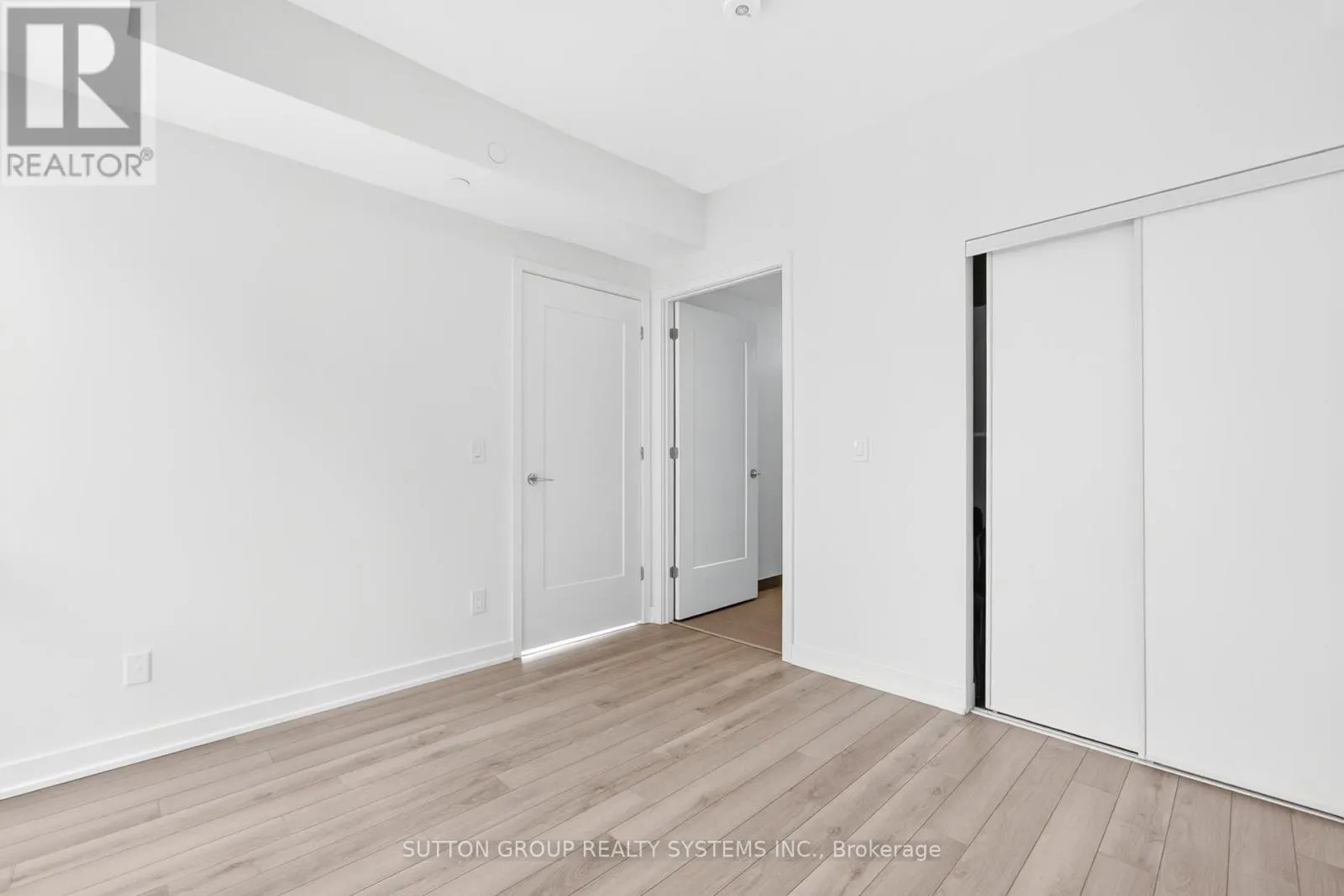 1102 - 3079 TRAFALGAR ROAD