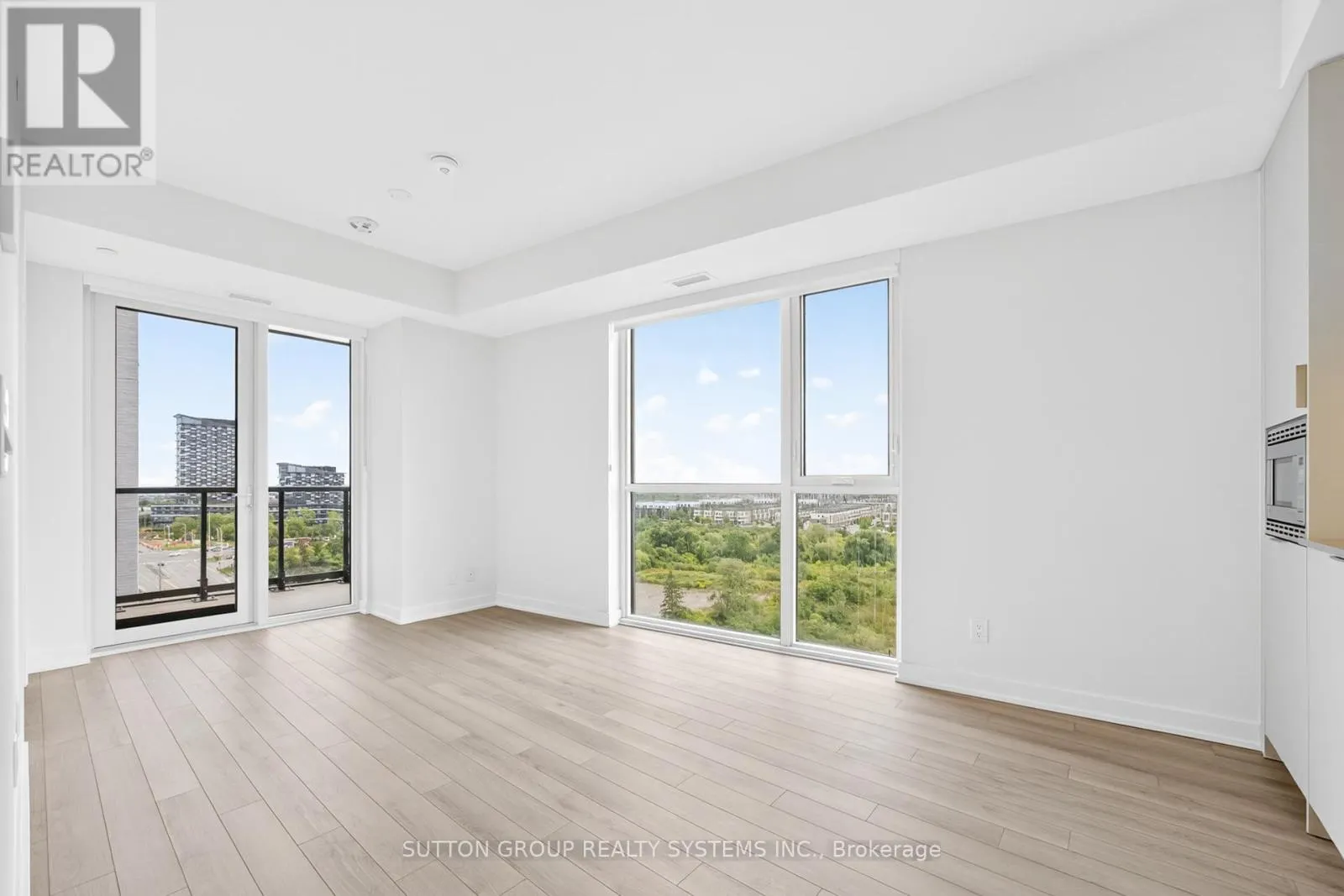 1102 - 3079 TRAFALGAR ROAD