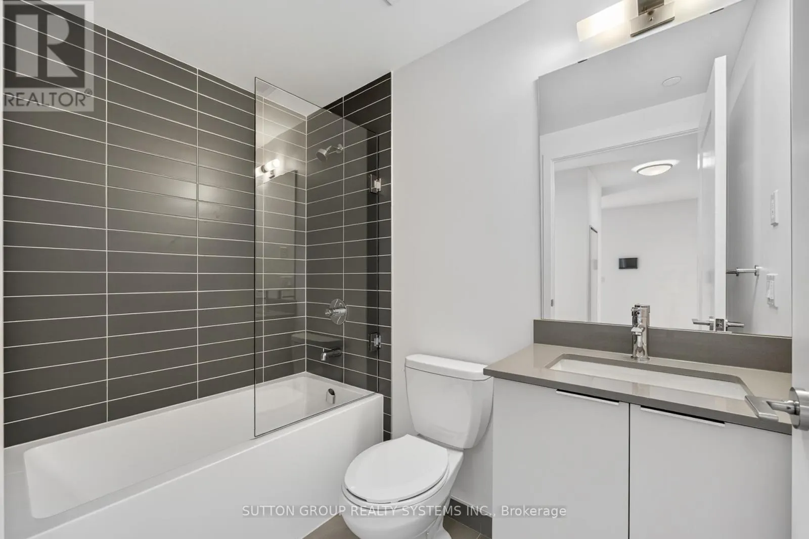 1102 - 3079 TRAFALGAR ROAD
