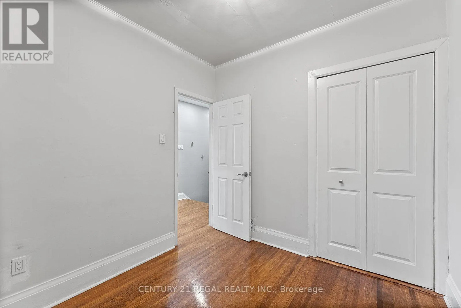 64 ARCADIAN CIRCLE