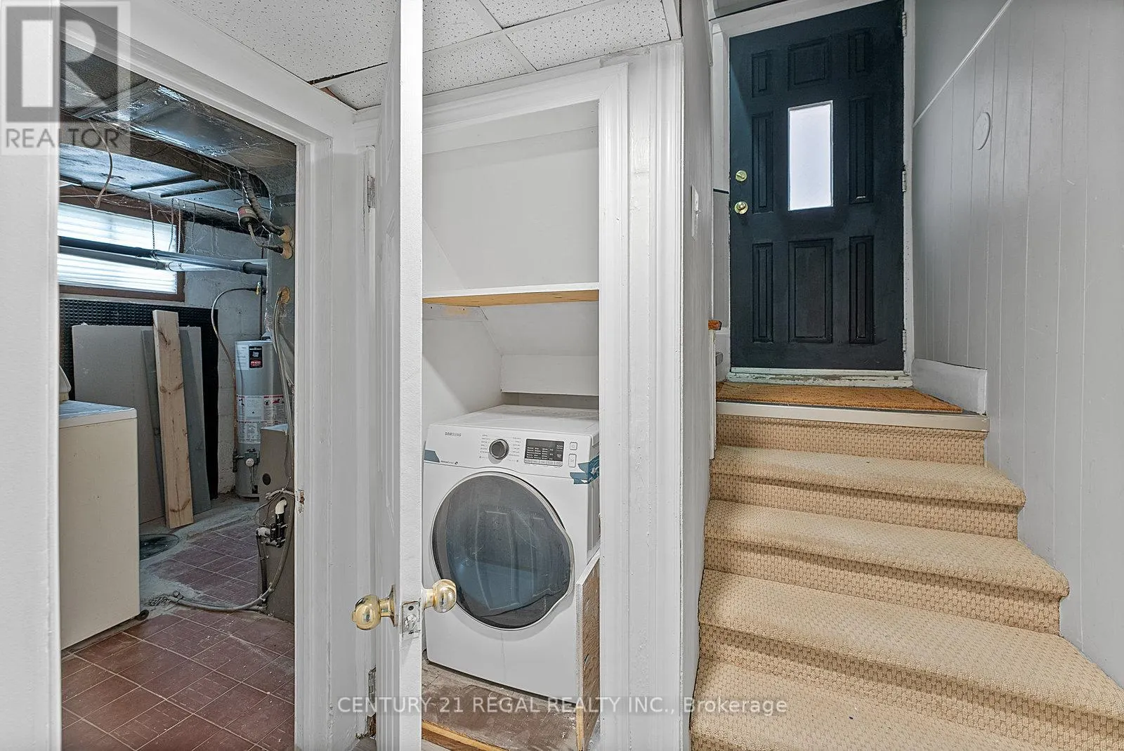 64 ARCADIAN CIRCLE