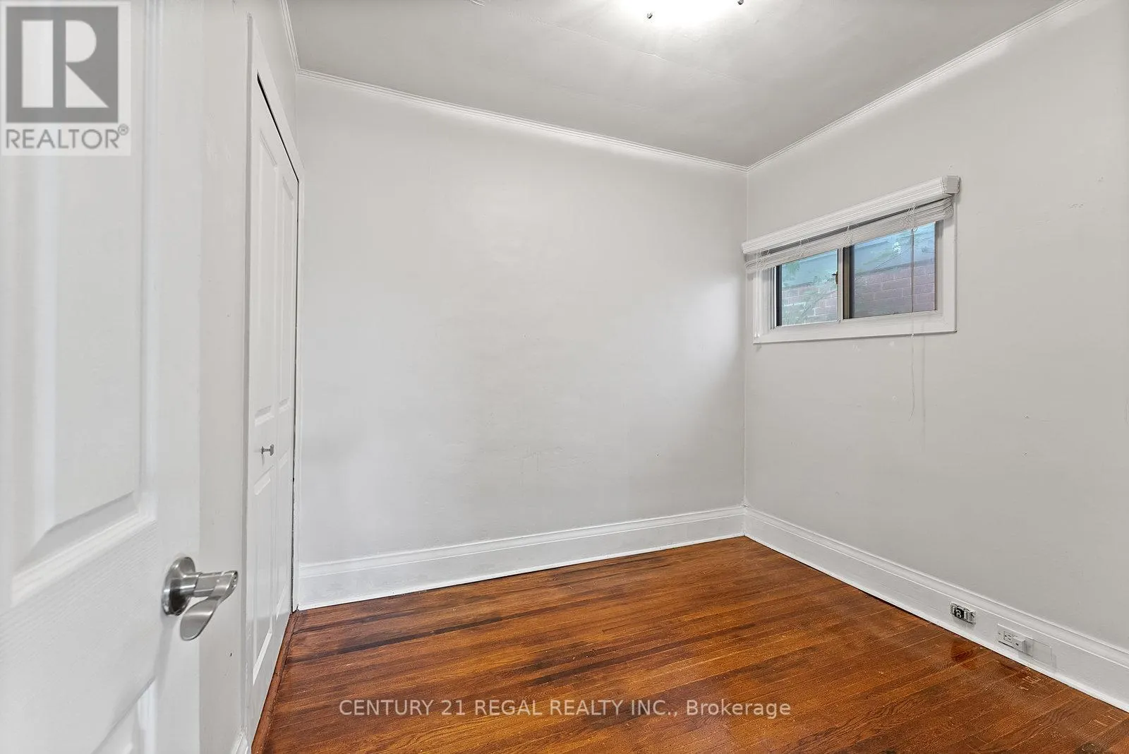 64 ARCADIAN CIRCLE