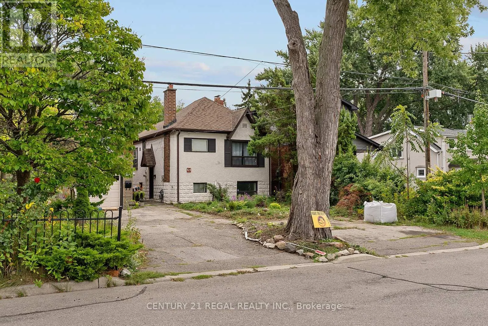 64 ARCADIAN CIRCLE
