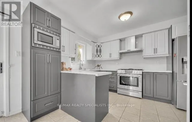 8 - 2665 THOMAS STREET