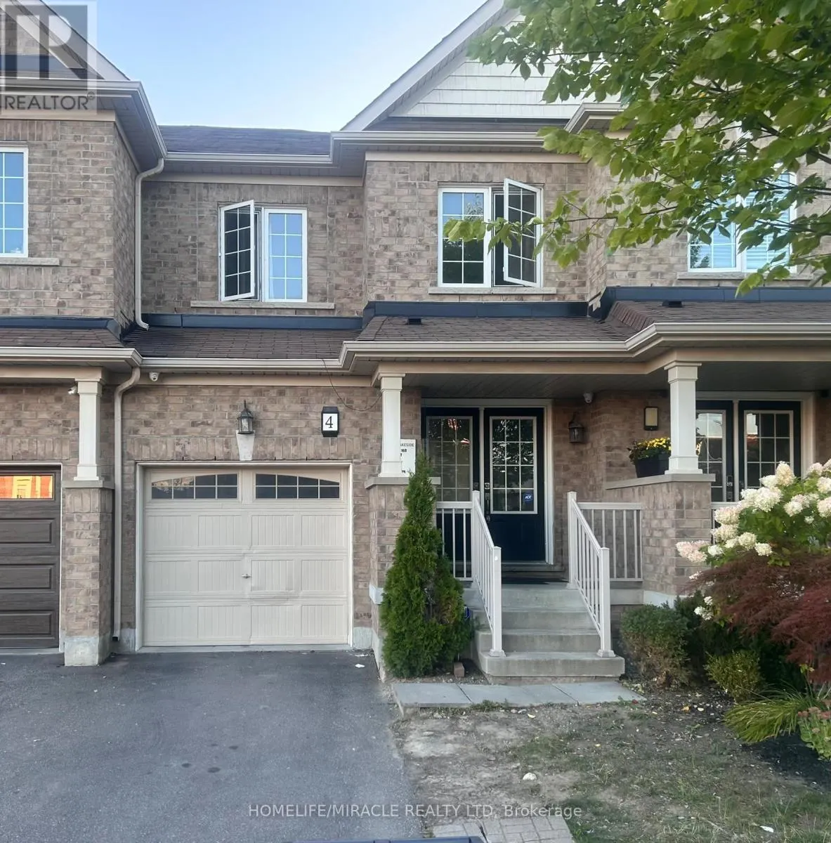 4 HOOVER ROAD