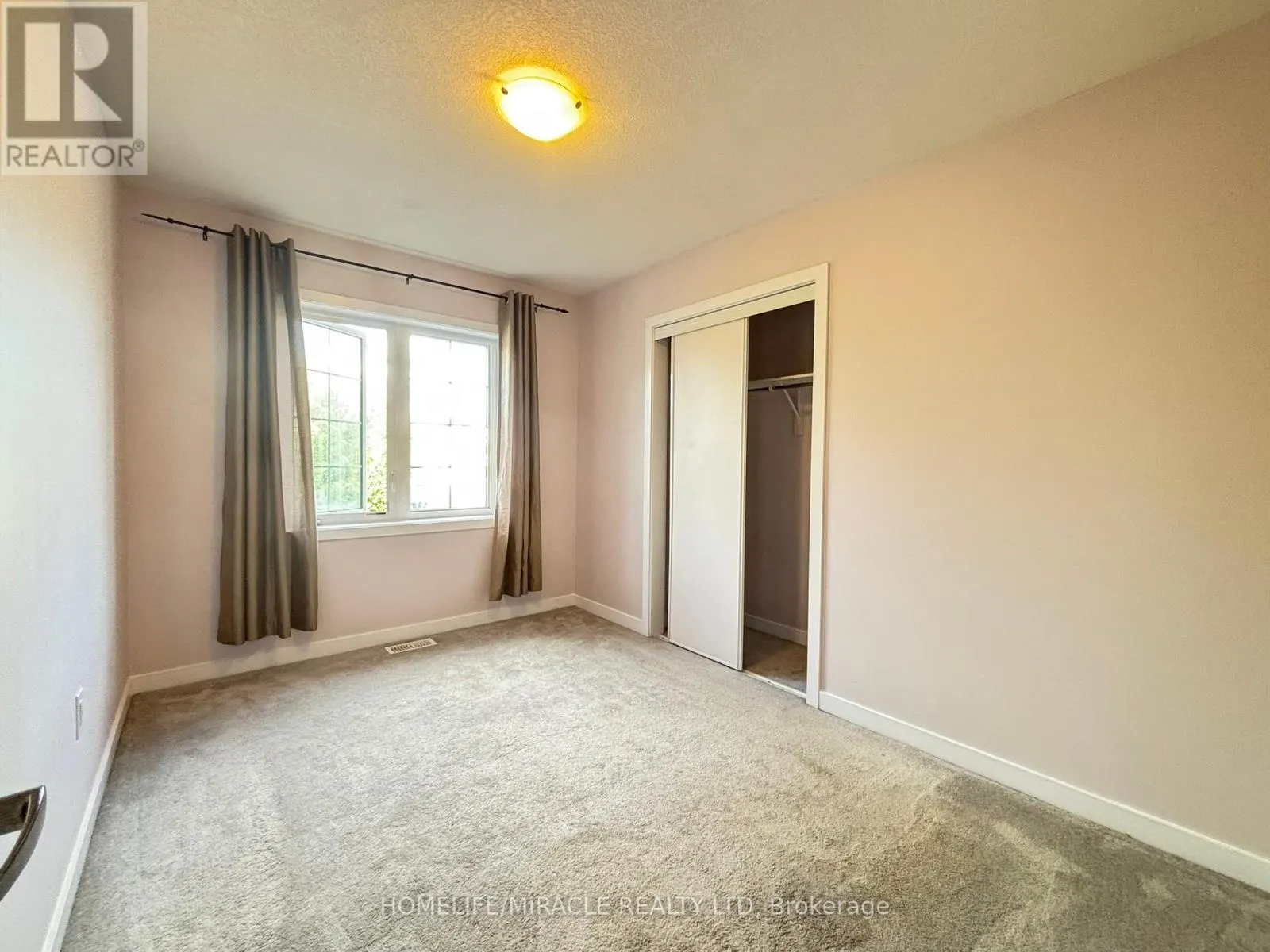 4 HOOVER ROAD