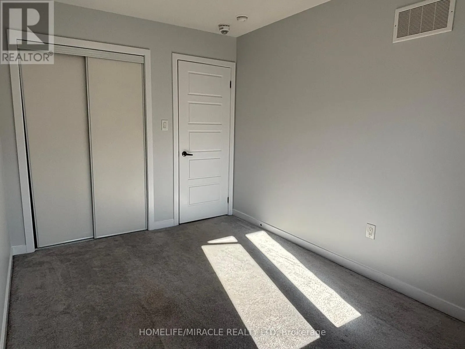 4 HOOVER ROAD