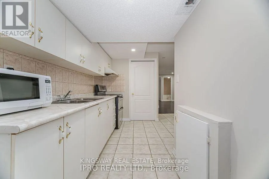 BSMT - 803 KHAN CRESCENT