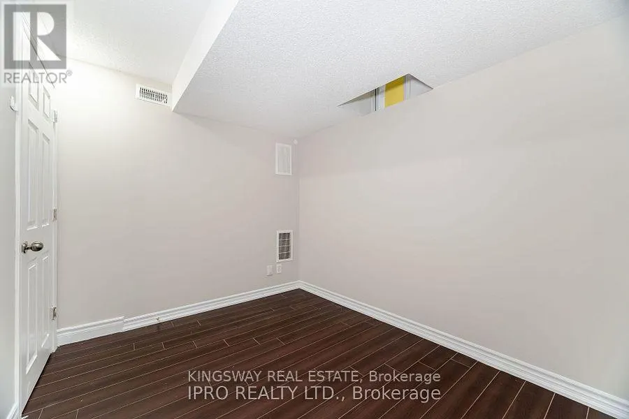 BSMT - 803 KHAN CRESCENT