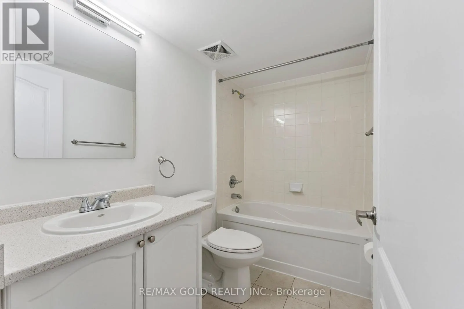 2104 - 6 DAYSPRING CIRCLE