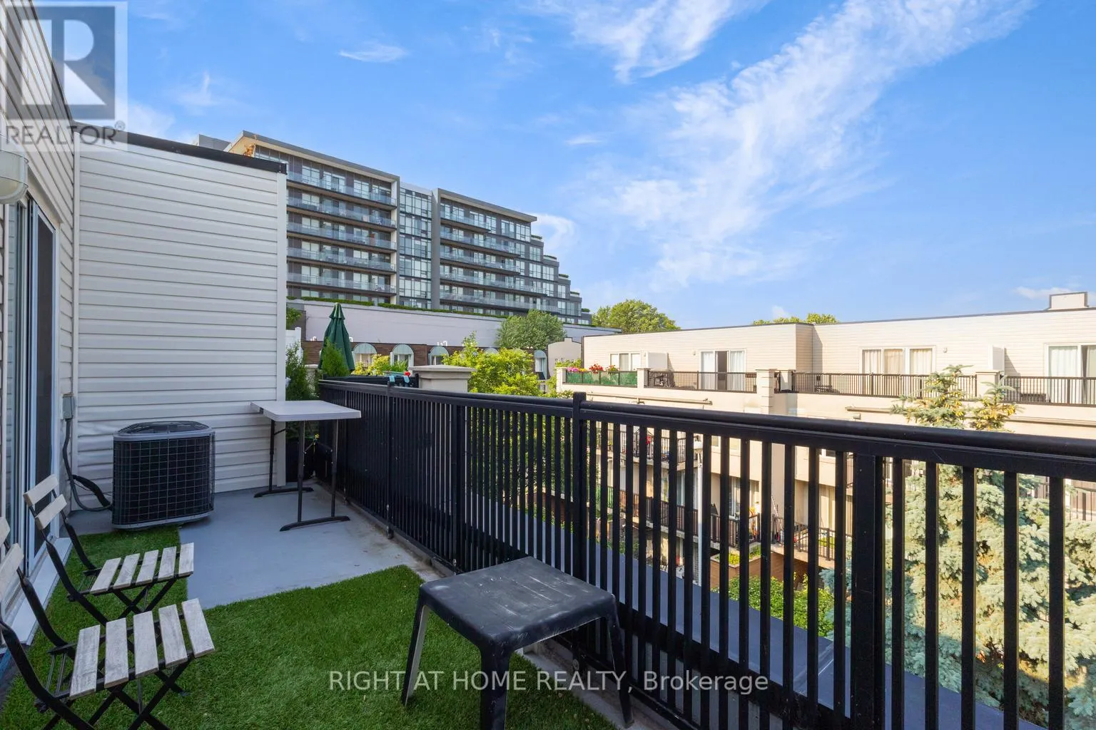 2083 - 65 GEORGE APPLETON WAY E