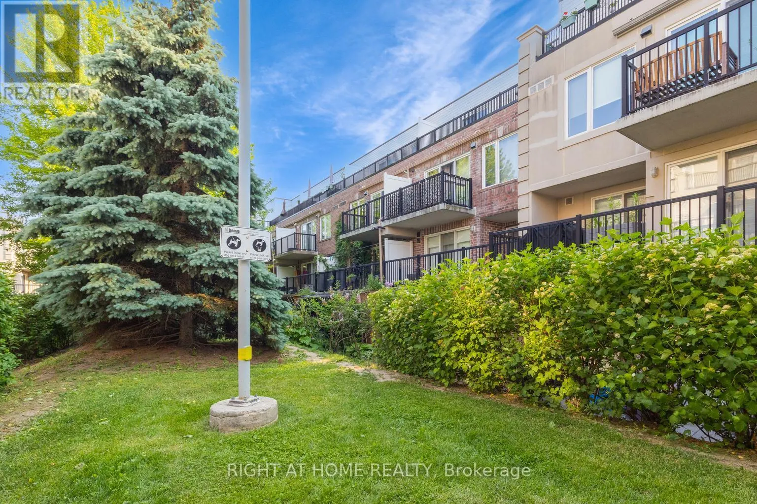2083 - 65 GEORGE APPLETON WAY E