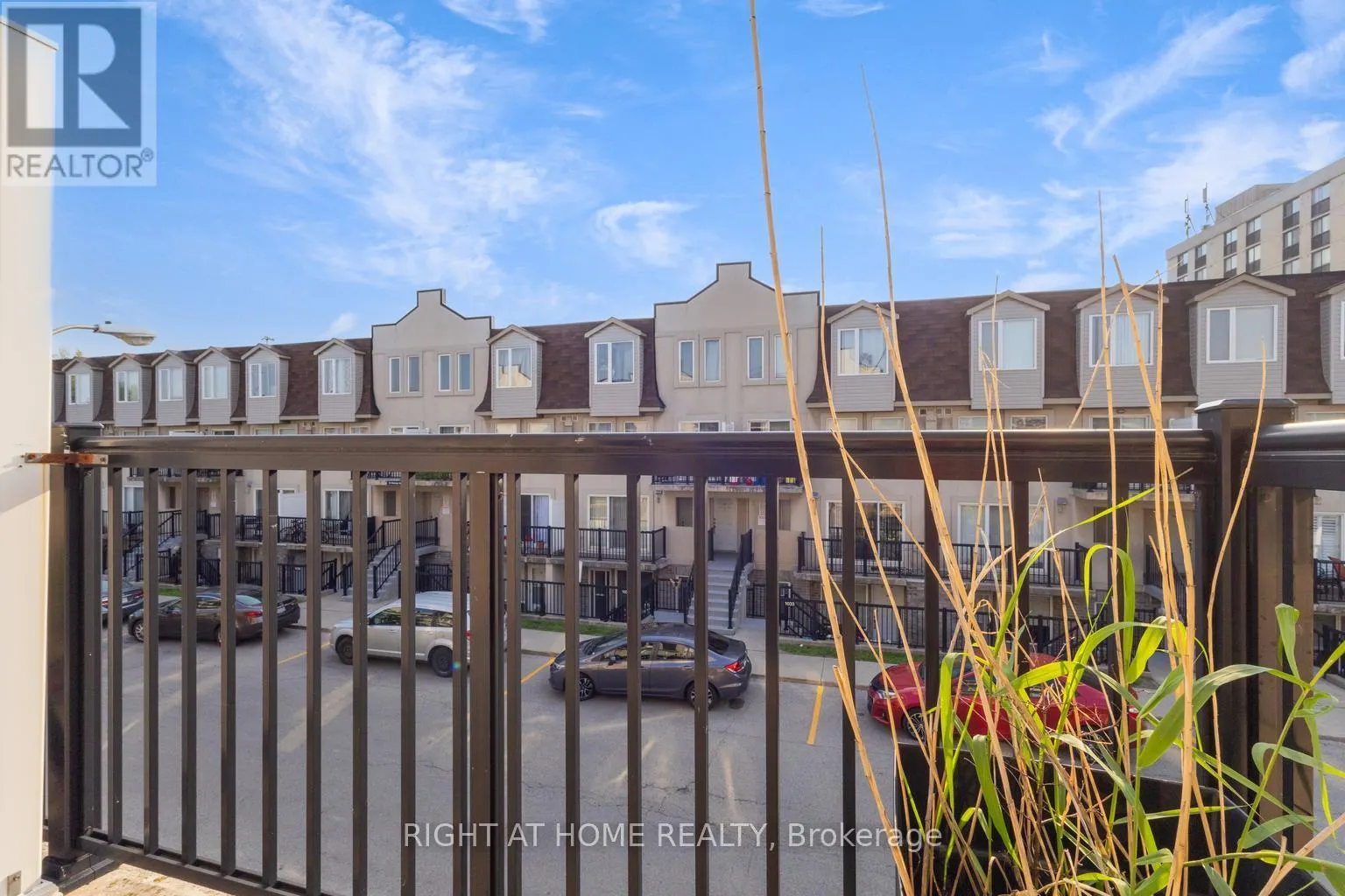 2083 - 65 GEORGE APPLETON WAY E
