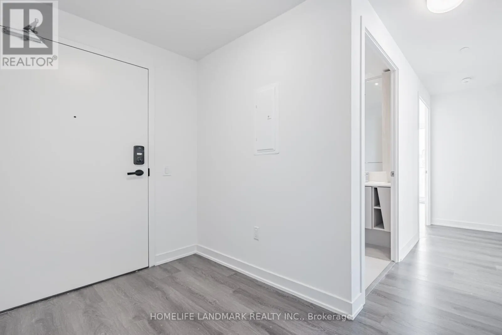 2304 - 3883 QUARTZ ROAD