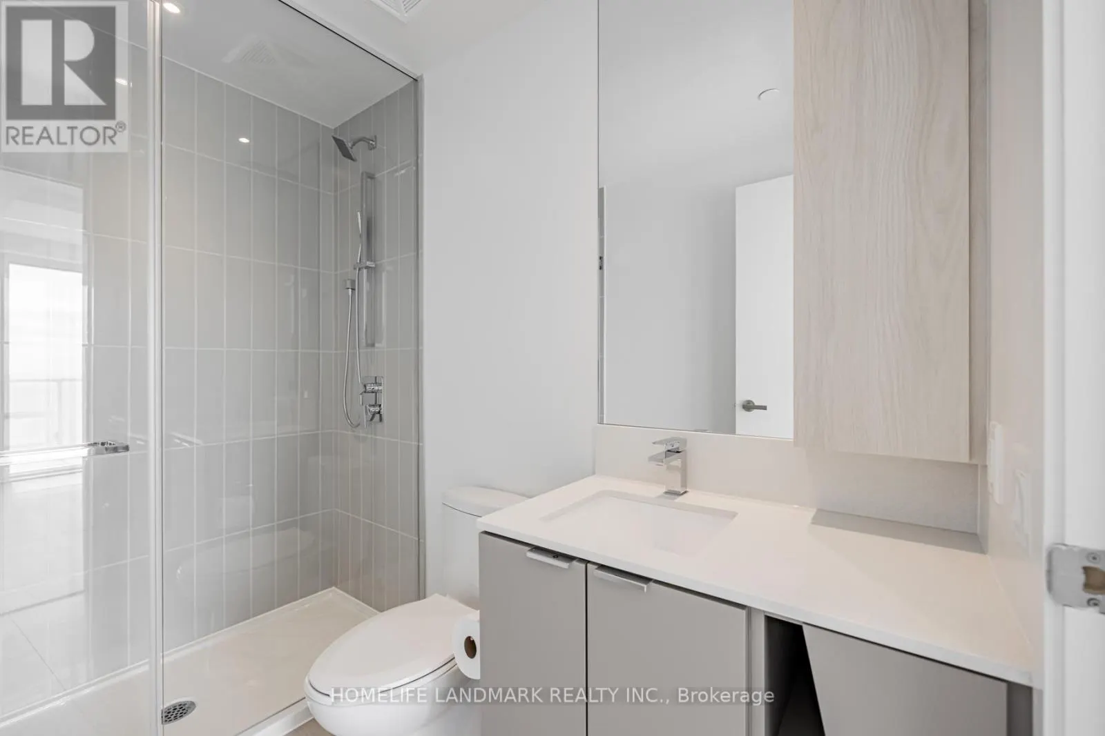 2304 - 3883 QUARTZ ROAD