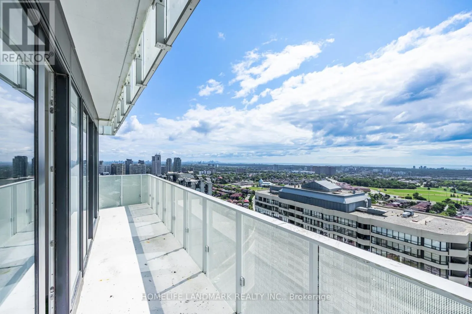 2304 - 3883 QUARTZ ROAD