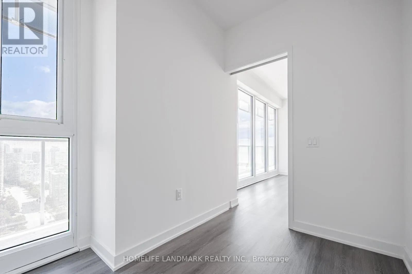 2304 - 3883 QUARTZ ROAD