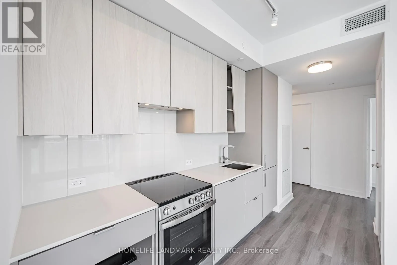 2304 - 3883 QUARTZ ROAD