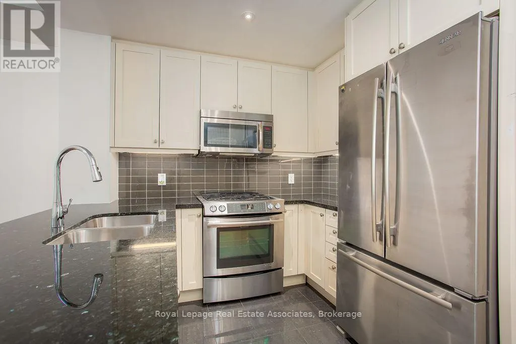 426 - 11 BRONTE ROAD