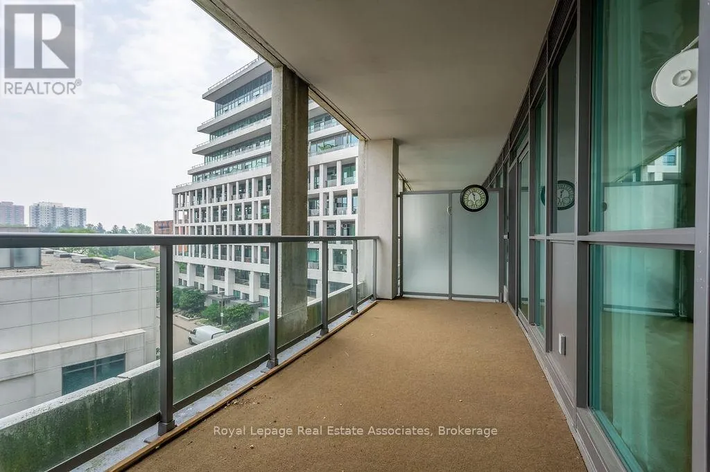 426 - 11 BRONTE ROAD
