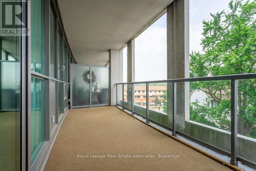 426 - 11 BRONTE ROAD