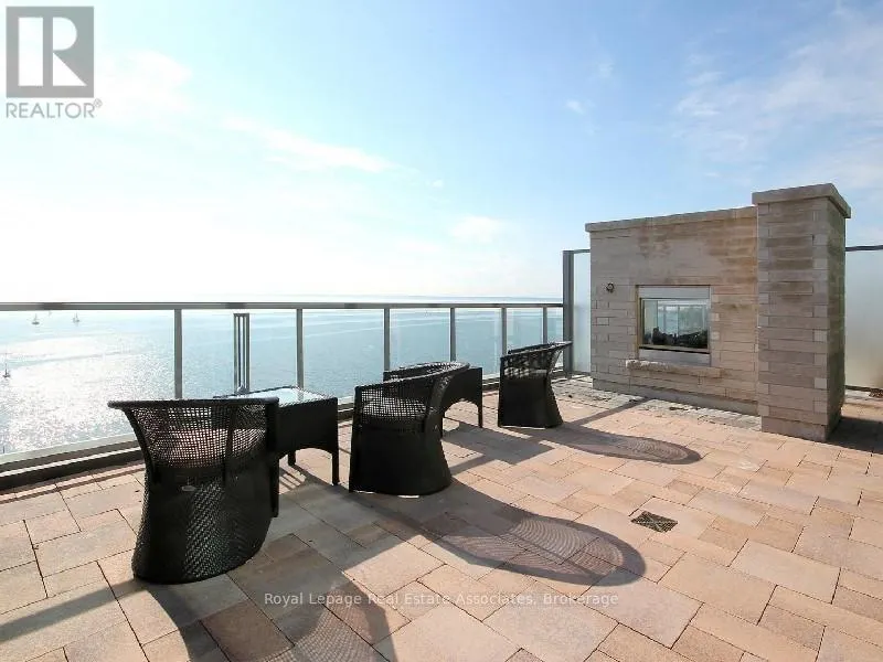 426 - 11 BRONTE ROAD