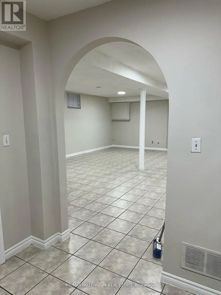 946 WILLOWBANK TERRACE