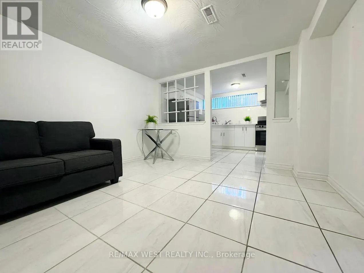 25 BIMINI CRESCENT