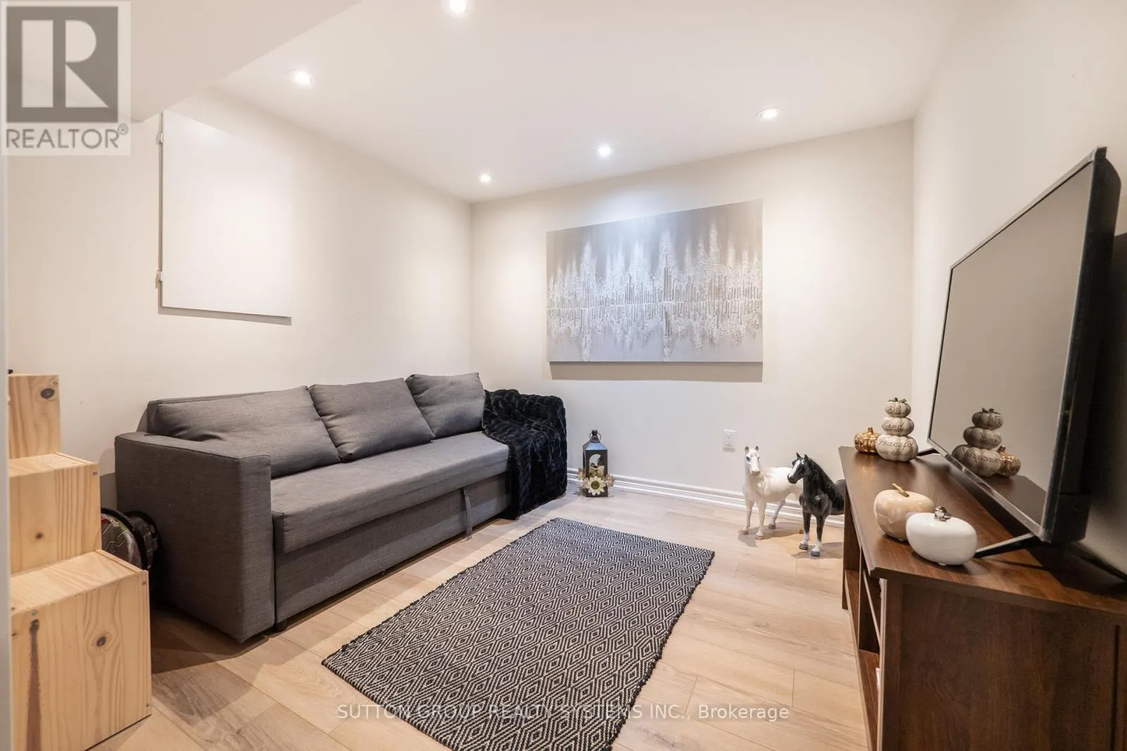 35 - 2871 DARIEN ROAD