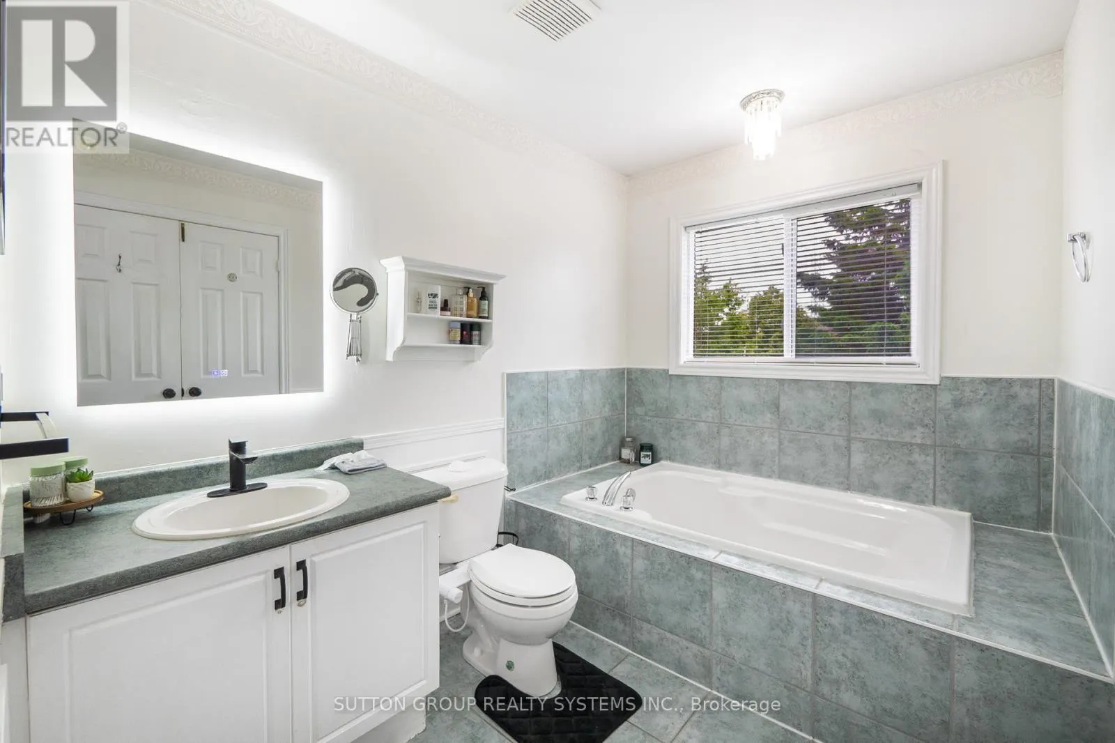 35 - 2871 DARIEN ROAD