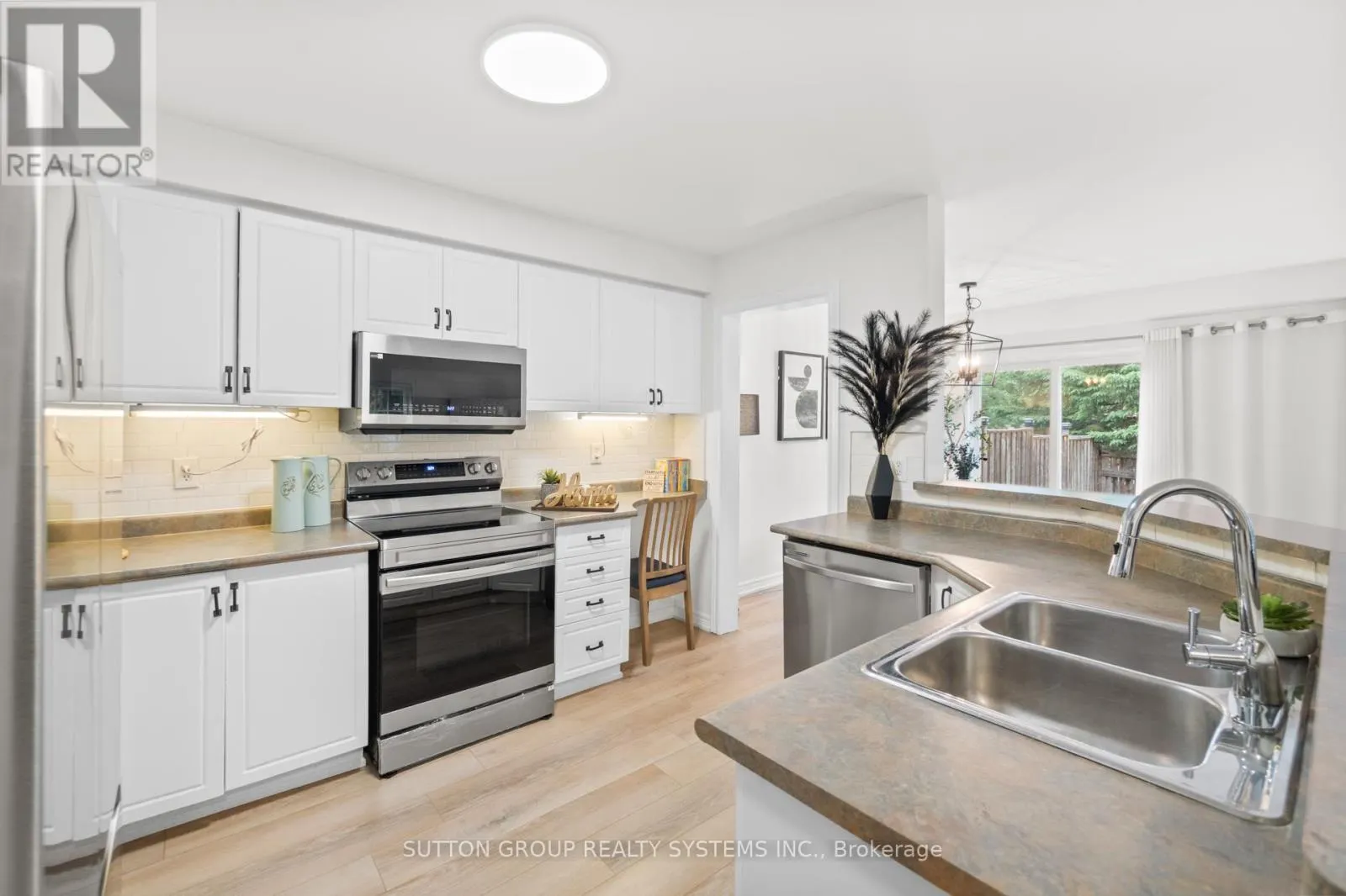 35 - 2871 DARIEN ROAD