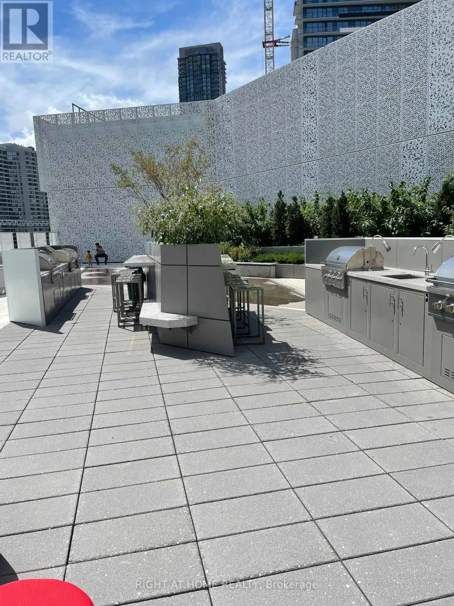 2905 - 3900 CONFEDERATION PARKWAY
