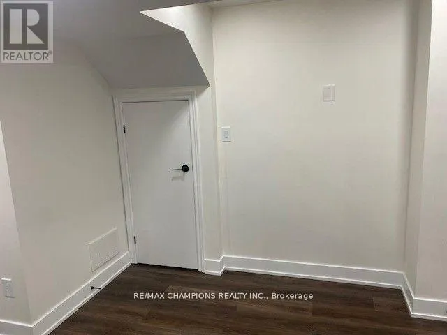 10 SECLUSION CRESCENT