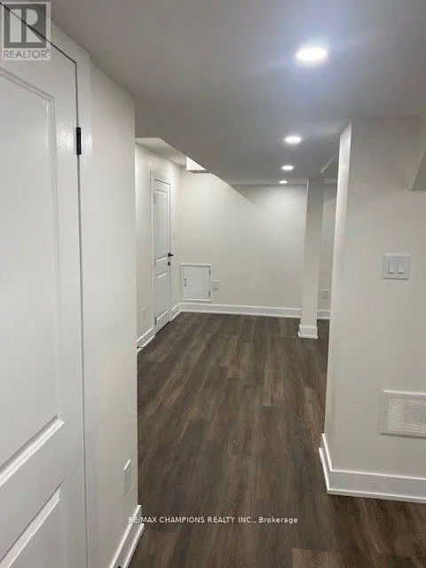 10 SECLUSION CRESCENT
