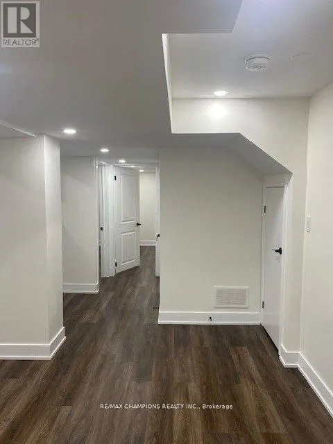 10 SECLUSION CRESCENT