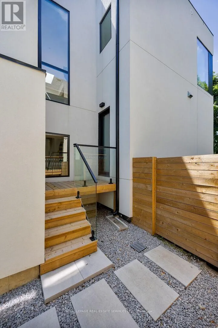 1405 ACTON CRESCENT