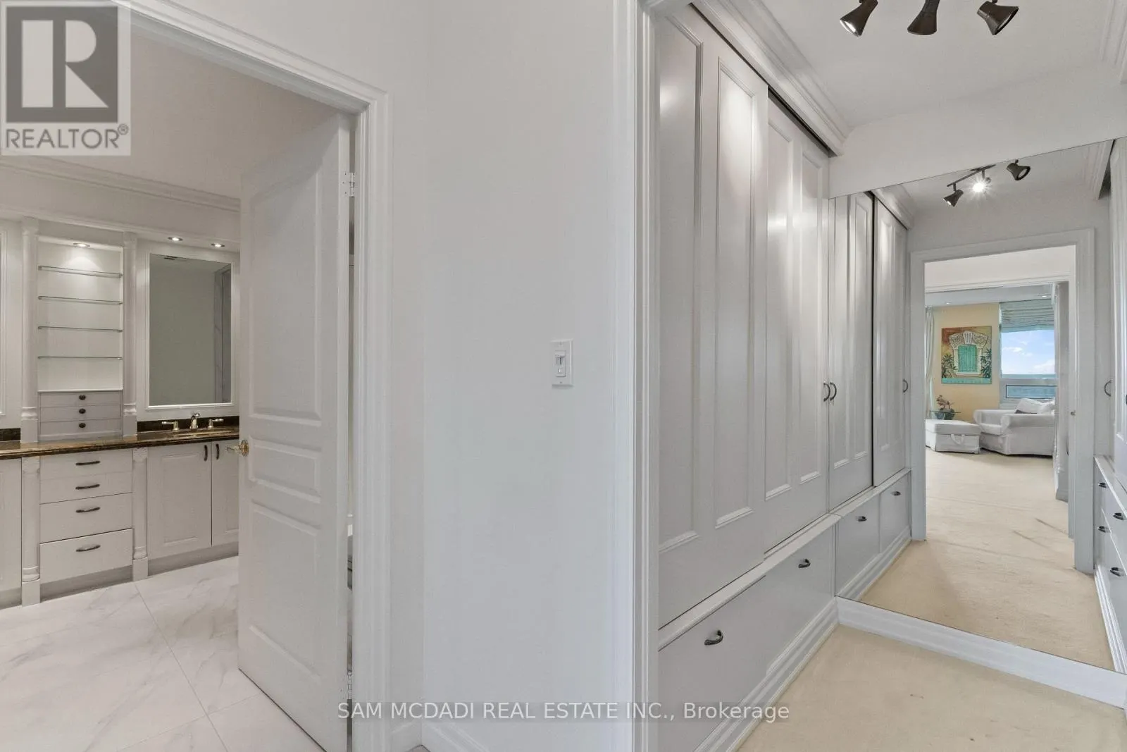 509 - 65 PORT STREET E