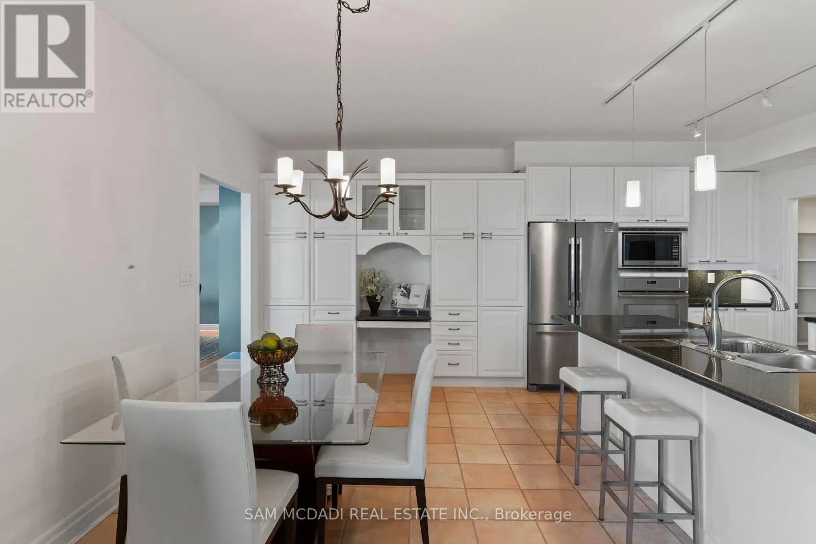 509 - 65 PORT STREET E