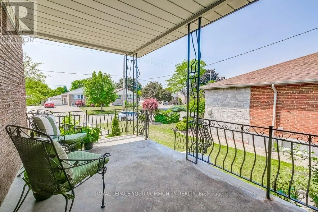 52 WHITBURN CRESCENT