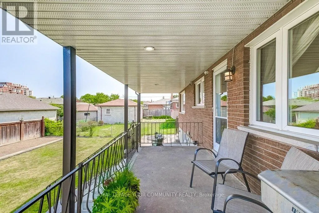 52 WHITBURN CRESCENT