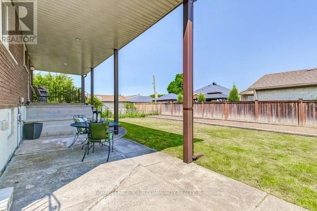 52 WHITBURN CRESCENT